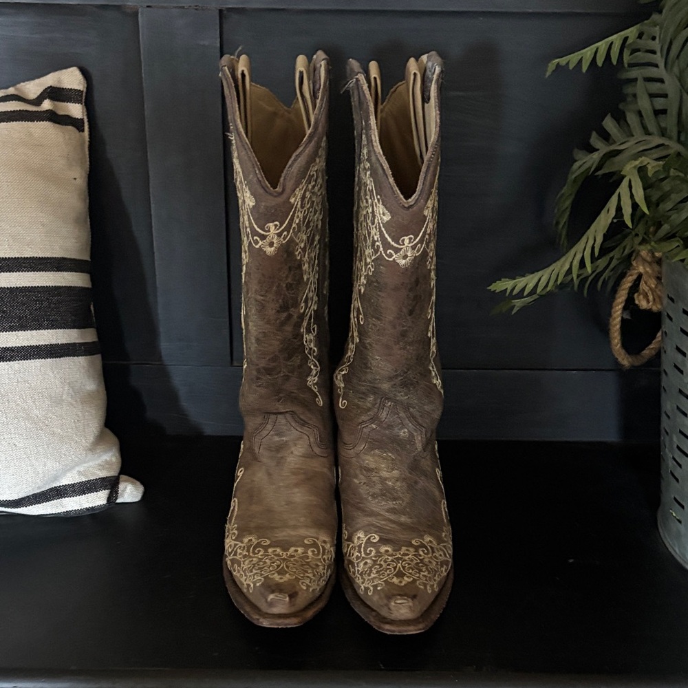 Corral Embroidered Brown Heeled Boots - image 6